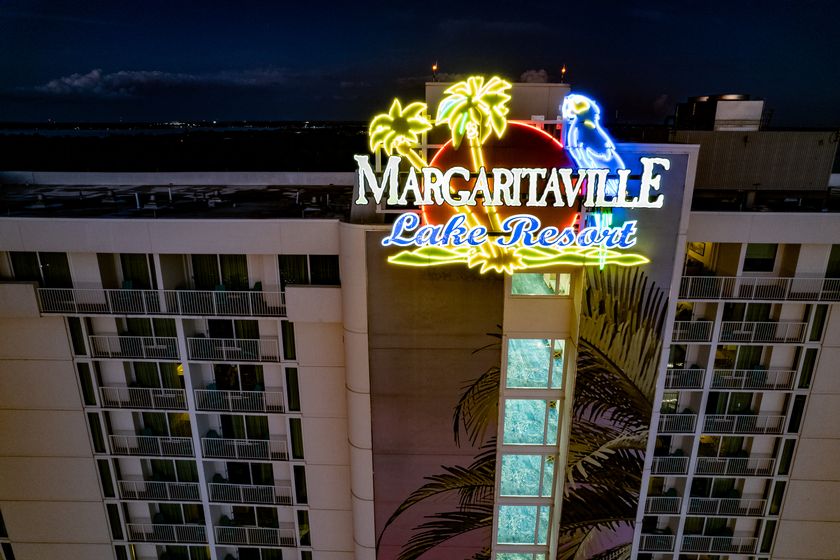 Cyber Month of Savings in November at Margaritaville Lake Resort